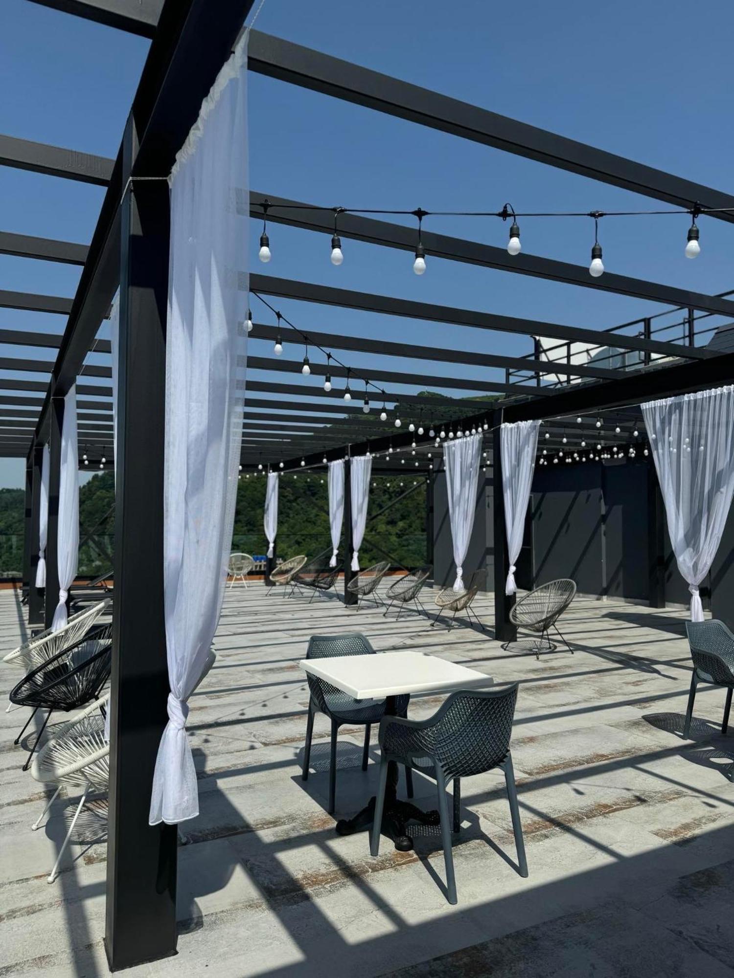 Hotel Navi Batumi Exterior foto